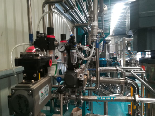 خط إنتاج معجون لاصق موصل كهربائيًا لأحد العملاء من أستراليا